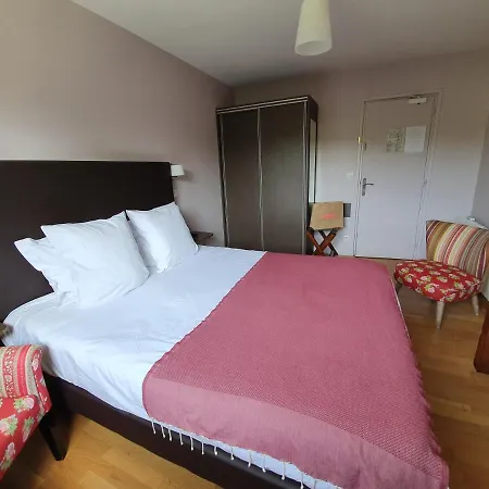 لا فرايتشيت 3* La Rivière-Saint-Sauveur